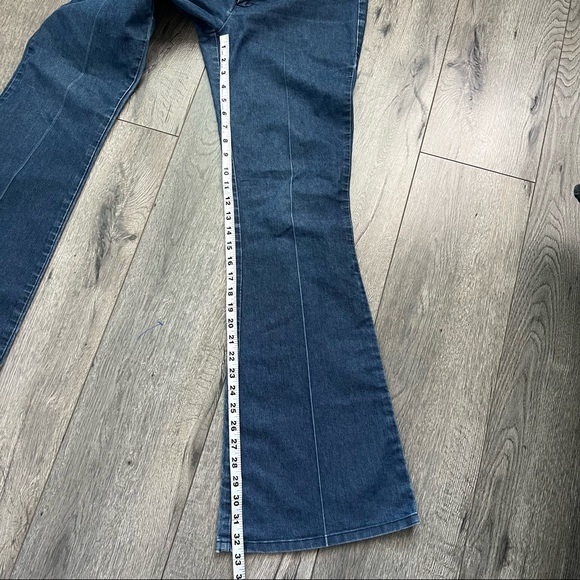 Y2K Guess Bell Bottom/Flare Jeans - Picture 10 of 12